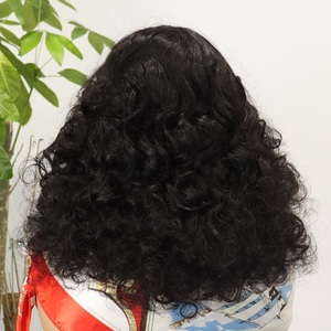 Perruques en <span class=keywords><strong>cheveux</strong></span> humains bouclés lâches de 18 pouces avec frange, densité 250 %, prêtes à porter, fabriquées à la machine, sans colle, pour femmes - Product Image 4