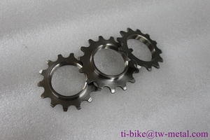 Pignon de piste à vitesse fixe en titane en 14T ou 17T - Product Image 3