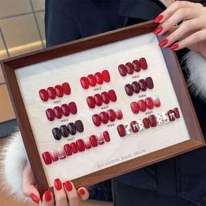 Set de Esmalte de Uñas Sólido Adhesivo en 9 Colores Rojo Vino - Nuevas Tendencias: Rojo Tomate, Rojo Cereza, Esmalte de Uñas Sólido en Cuadrícula de Nueve Cuadrados - Product Image 4