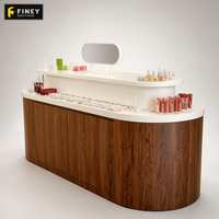 Comptoir d'exposition incurvé en bois pour cosmétiques, mobilier moderne pour boutique de beauté et soins de la peau