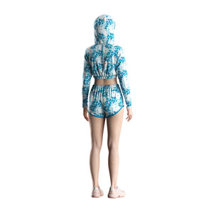 Haut court pour femme UPF100+ ultraléger et aérodynamique avec capuche, équipement de plein air, logo personnalisé pour la pêche et la plage - Product Image 4