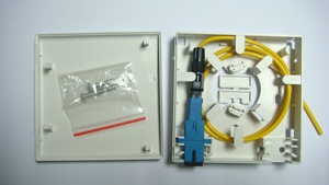 <span class=keywords><strong>2</strong></span> lõi mini trong nhà treo tường FTTH hộp 86 loại gắn tấm với <span class=keywords><strong>2</strong></span> cổng sợi quang thiết bị đầu cuối và quang faceplate - Product Image 5