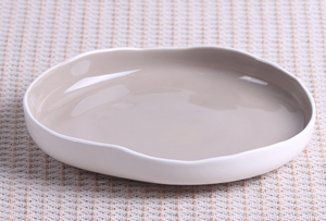 Juego de Vajilla de Porcelana Blanca de Alta Calidad, Estilo Francés, con Exterior Blanco e Interior Gris, Platos Principales Disponibles a Precios de Mayoreo - Product Image 5