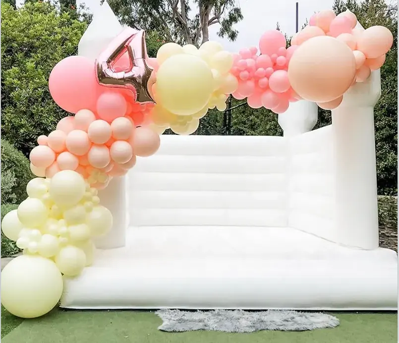 Livraison directe PVC oxford tissu videur mobile saut amusant fête maison mariage enfants adultes blanc maison rebondissante pour arrière-cour