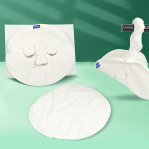 Coussinets faciaux chauds et froids en polaire corail, masque facial 24x24 cm avec sangle amovible pour soins de beauté à domicile - Product Image 2