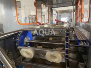 Machine de remplissage de bouteilles d'eau pour fûts de 20 litres / Remplisseuse de bouteilles d'eau - Product Image 2