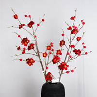 Ranting Bunga Plum Buatan Grosir, Bunga Sutra Wintersweet Merah Palsu untuk Dekorasi Vas Lantai Hotel di Hari Imlek