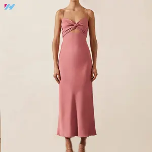 महिलाओं के लिए कस्टम समर फैशन लेडीज फ्रंट ट्विस्ट कट हॉलो आउट सैटिन सिल्क स्लिप मिडी लॉन्ग ड्रेस