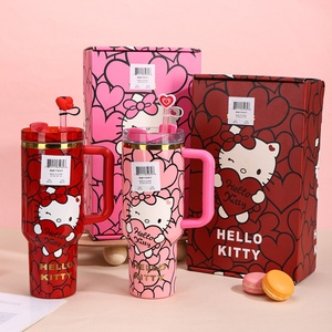 Nuovo Tumbler Stanley Kitty da 40oz con Manico e Confezione Regalo, Idea Regalo per <span class=keywords><strong>San</strong></span> <span class=keywords><strong>Valentino</strong></span>, Thermos per Auto - Product Image 1