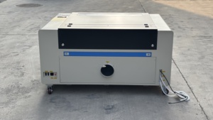 Tête de découpe motorisée sur <span class=keywords><strong>rail</strong></span> améliorée pour tubes laser CO2 ERF/RECI, options 60W, 80W, 100W, 130W disponibles - Product Image 3