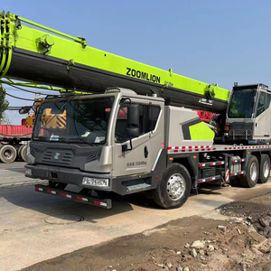Camión con Grúa Zoomlion de 25 Toneladas Usado a Bajo Costo, Cumple con la Normativa de la EPA para Aplicaciones de Construcción - Product Image 1