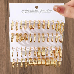 Boucles d'oreilles Huggie plaquées or, bijoux fantaisie, ensemble de 2,5 cm, tendance pour femme, en alliage de zinc, collection 2024 - Product Image 4