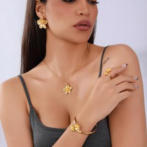 Para <span class=keywords><strong>Shein</strong></span> Conjunto de Aleación de Alta Gama Chapado en Oro Estilo Retro con Colgante de Flor Dorada Collar Pulsera y Anillo de Moda Éxito de Ventas Internacional - Product Image 4