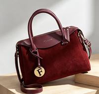 Sac à bandoulière en velours grande capacité pour femme 2026, sac messager de haute qualité avec pendentif petit ours mignon, sac fourre-tout pour femme
