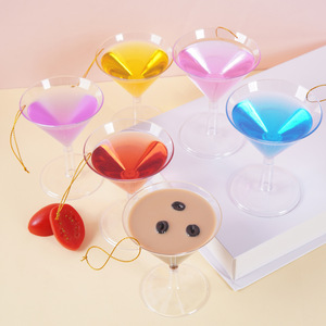 Ornement de Noël en forme de coupe à martini simulée de 8 cm, pendentif pour arbre de Noël, verre à boisson simulé (café/vin) - Product Image 1