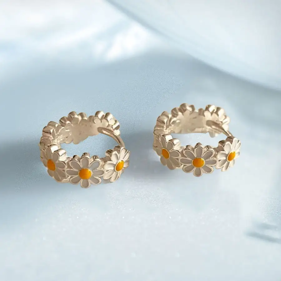 925 Sterling Silver White Chrysanthemum Hoop Earrings Trendy Enamel Daisy Flower Earrings for Women Wedding Party