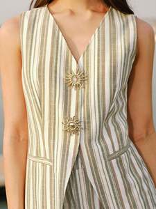 कस्टम ग्रीष्मकालीन महिला व्यवसाय सूट दो टुकड़े सेट स्लीवलेस बनाम गर्दन स्ट्रिप्ड शीर्ष चौड़े पैर पैंट कार्यालय सुंदर - Product Image 4