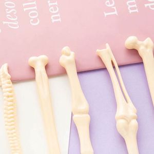 Bolígrafos Creativos con Diseño Realista de Hueso para Oficina, Estudio, Diversión, Ambiente Espeluznante de Halloween, Esenciales para el Regreso a Clases - Product Image 6