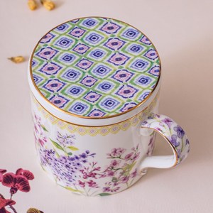 Taza Elegante de Porcelana China con Tapa - Diseño Floral Lila Pastoral para Café o Té - Product Image 2