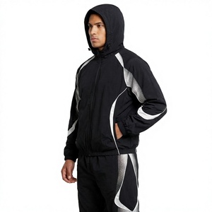 Conjunto deportivo con capucha para hombre, color negro con bloques de color, chaqueta ligera con cremallera a prueba de viento y pantalones - Product Image 4