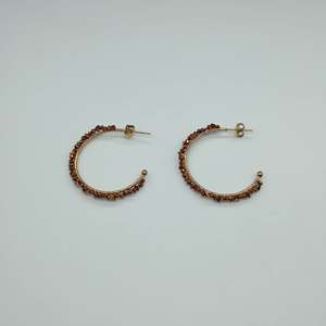 Boucles d'oreilles créoles en cristal, acier inoxydable 316L, plaqué or PVD, bijoux durables et résistants - Product Image 1