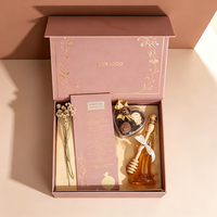 Boîte cadeau magnétique rigide haut de gamme écologique personnalisée avec laminage mat, gaufrage et bordure dorée florale pour emballage de faveurs de mariage