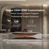 Bureau de direction intelligent de luxe en bois de placage naturel avec finition cristal, armoire latérale à levage électrique, table de patron de qualité E1 avec alimentation LED