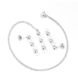 Conjunto de Joyería de Moda en Acero Inoxidable con Oro de 18k, Perlas de Agua Dulce y Borlas, Collar y Aretes Colgantes - Product Image 5
