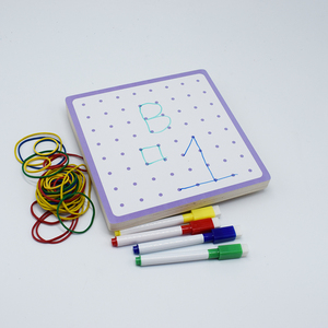 Juguetes de madera Montessori Tablero de uñas divertido Tablero de rompecabezas de geometría de madera Juguetes de madera Niños <span class=keywords><strong>Geoboard</strong></span> con tarjetas - Product Image 3