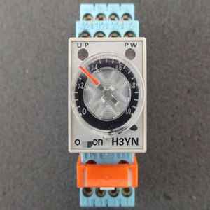 รีเลย์ตั้งเวลา PLC รุ่น H3YN-4 แบบมัลติฟังก์ชั่น 01 วินาที-10 นาที 4 วัตต์ 100-120 โวลต์ พร้อมซ็อกเก็ตรีเลย์ - Product Image 1