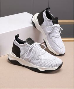Chaussures de sport polyvalentes respirantes en tissu Fly Weave pour hommes et femmes, qualité supérieure, marque européenne 2025 - Product Image 1
