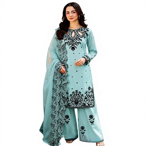 Ensemble de robe traditionnelle bleu clair brodée pour femmes, avec kurta longue et pantalon palazzo, style Inde-Pakistan, tenue décontractée - Product Image 1