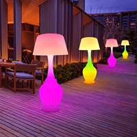 Vente directe d'usine grand lampadaire LED lampe chauffante décorative 16 couleurs RVB étanche à l'eau lampe extérieure chauffage pour l'hiver