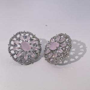 Boucles d'oreilles clous tendance et luxueuses Tianyu Gems en laiton plaqué or avec zircon rose en forme de poire et de fleur, design luxueux - Product Image 5