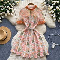 Robe décontractée pour femme, brodée de fleurs, ajourée, coupe trapèze, manches courtes, col montant, ceinturée, élégante, pour le quotidien