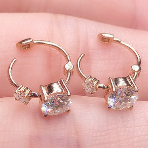 Orecchini a Cerchio Piccoli a Rombo per Donne, Gioielli Geometrici Scintillanti per Uso Quotidiano - Product Image 3