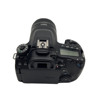 Appareils <span class=keywords><strong>photo</strong></span> <span class=keywords><strong>Canon</strong></span> EOS 80D d'occasion certifiés en gros avec objectif 18-135mm IS STM, kit 24,2MP, Dual Pixel AF, WiFi, écran tactile, prix élite - Product Image 4