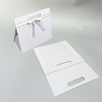Boîtes cadeaux portables triangulaires avec poignée en ruban, boîtes à friandises pour les faveurs de mariage, les cadeaux d'anniversaire, les souvenirs pour les invités, sacs d'emballage