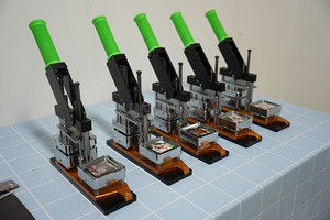 Vuông 50*50mm hình dạng tủ lạnh nam châm nút Huy hiệu làm + 50*50mm Giấy cắt - Product Image 3