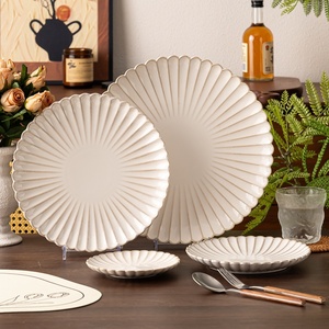 <span class=keywords><strong>Assiette</strong></span> en céramique de porcelaine à motif de <span class=keywords><strong>chrysanthème</strong></span> transformé en four rétro, vente directe d'usine Lelyi, <span class=keywords><strong>assiette</strong></span> exquise et écologique pour la maison - Product Image 4