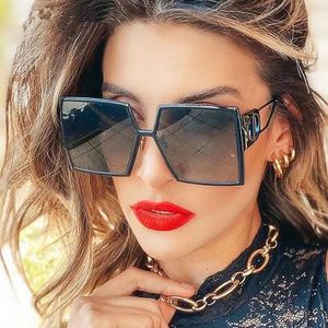 Lunettes de soleil vintage personnalisées avec logo, pour femmes, noires, surdimensionnées, UV400, monture carrée, grandes lunettes de soleil pour femmes - Product Image 2