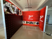Kotak Lampu LED Warna Trendi dengan Lampu Latar Belakang, Kedalaman 60mm, Poster Banner Portabel yang Dapat Ditukar, Dinding Stan Pameran Modular Aluminium