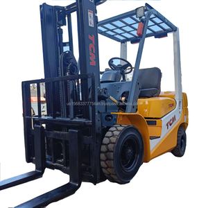 Chariot élévateur diesel d'occasion TCM 30 3 tonnes 3 mètres avec transmission 4x4, mât à 3 sections et mât interchangeable - Product Image 1