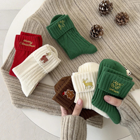 Belles chaussettes High Crew pour hommes Fabrication de chaussettes en vrac avec logo personnalisé Chaussettes d'hiver de haute qualité pour le jour de Noël quotidien