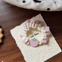 Mignon chouchou rose en dentelle à carreaux avec décorations fraise et ailes, attache-cheveux pour queue de cheval pour jeunes filles