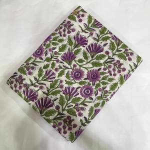 Tissu en coton imprimé floral violet lavande avec motif botanique de feuilles vertes pour Kurti, robe, salwar kameez et vêtements ethniques - Product Image 4