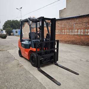 Utilisé pour les chariots élévateurs diesel de 3 tonnes, équipements de chariots élévateurs industriels, moteur diesel, vente au détail - Product Image 6