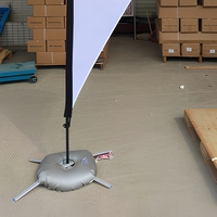 Drapeau à plumes imprimé sur mesure, bannière publicitaire extérieure avec base en croix et sac d'eau, fabriqué en Chine