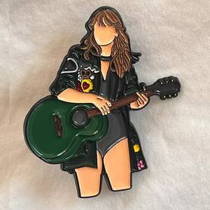 Produsen Pin Enamel & Bros Emas Kustom - Pin Souvenir Logam dengan Logo Kustom untuk Hadiah Promosi - Product Image 4