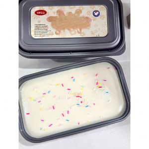 ของเล่นบีบ PU รูปเค้กสี่เหลี่ยมในกล่อง แบบจำลอง บีบแล้วคืนตัวช้า บรรเทาความเครียด เหมาะสำหรับทุกวัย ใช้เป็นของขวัญได้ - Product Image 4